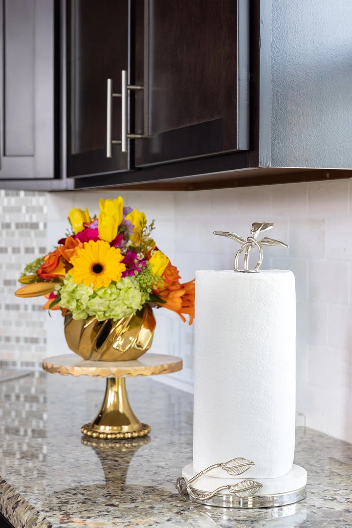 Inspire Me! Home Decor KITCHEN Silver Leaf Paper Towel Holder With Marble Base "From Pops Of Color Home Collection" 3 Inspire Me! Home Decor KITCHEN Silver Leaf Paper Towel Holder With Marble Base "From Pops Of Color Home Collection"