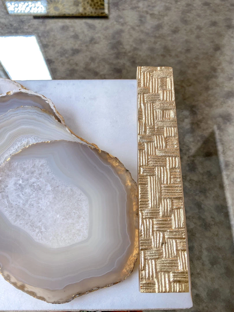 Inspire Me! Home Decor Beige Stone Agate Coasters W/ Gold Edge ( Set Of 4) 5 Inspire Me! Home Decor Beige Stone Agate Coasters W/ Gold Edge ( Set Of 4)