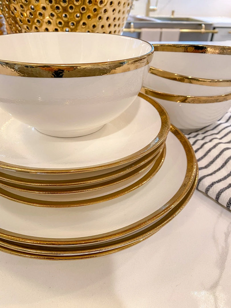 Inspire Me! Home Decor White And Gold Rimmed Porcelain Dinner Set ( 12 Piece Set ) 5 Inspire Me! Home Decor White And Gold Rimmed Porcelain Dinner Set ( 12 Piece Set )
