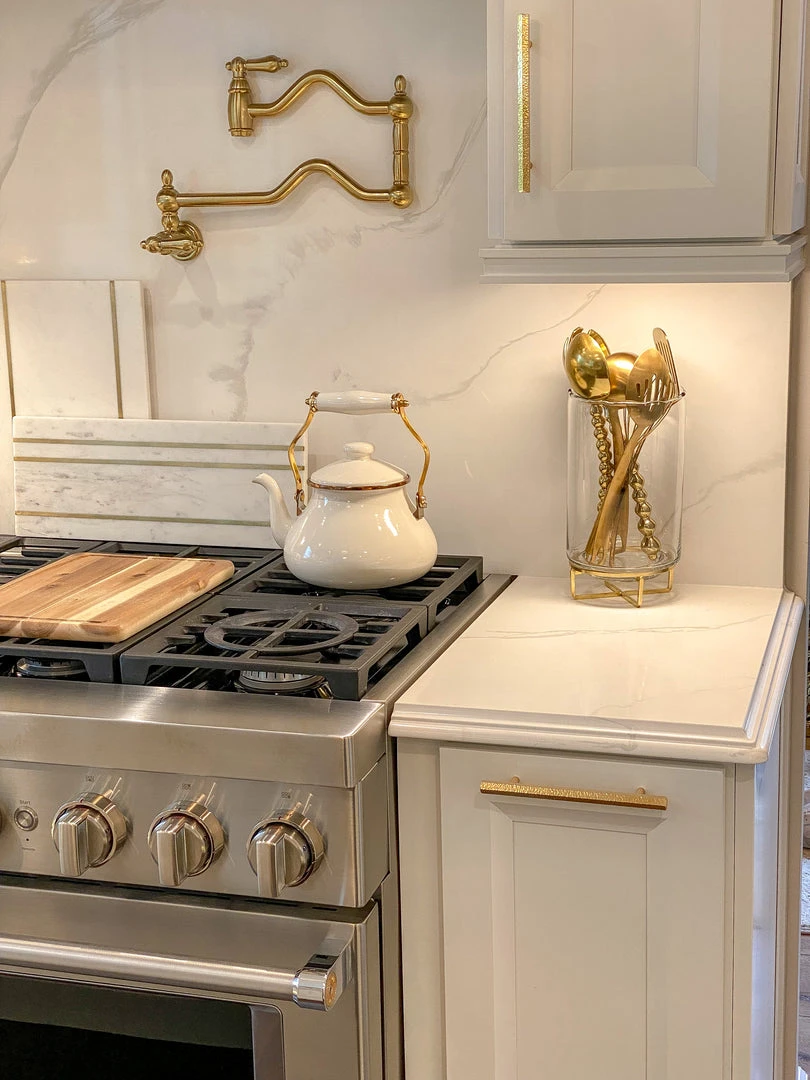 Inspire Me! Home Decor Glass Vase With Gold Base 5 Inspire Me! Home Decor Glass Vase With Gold Base